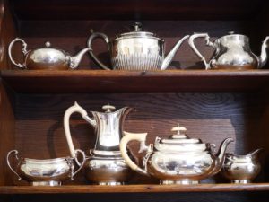 silver tea pot2