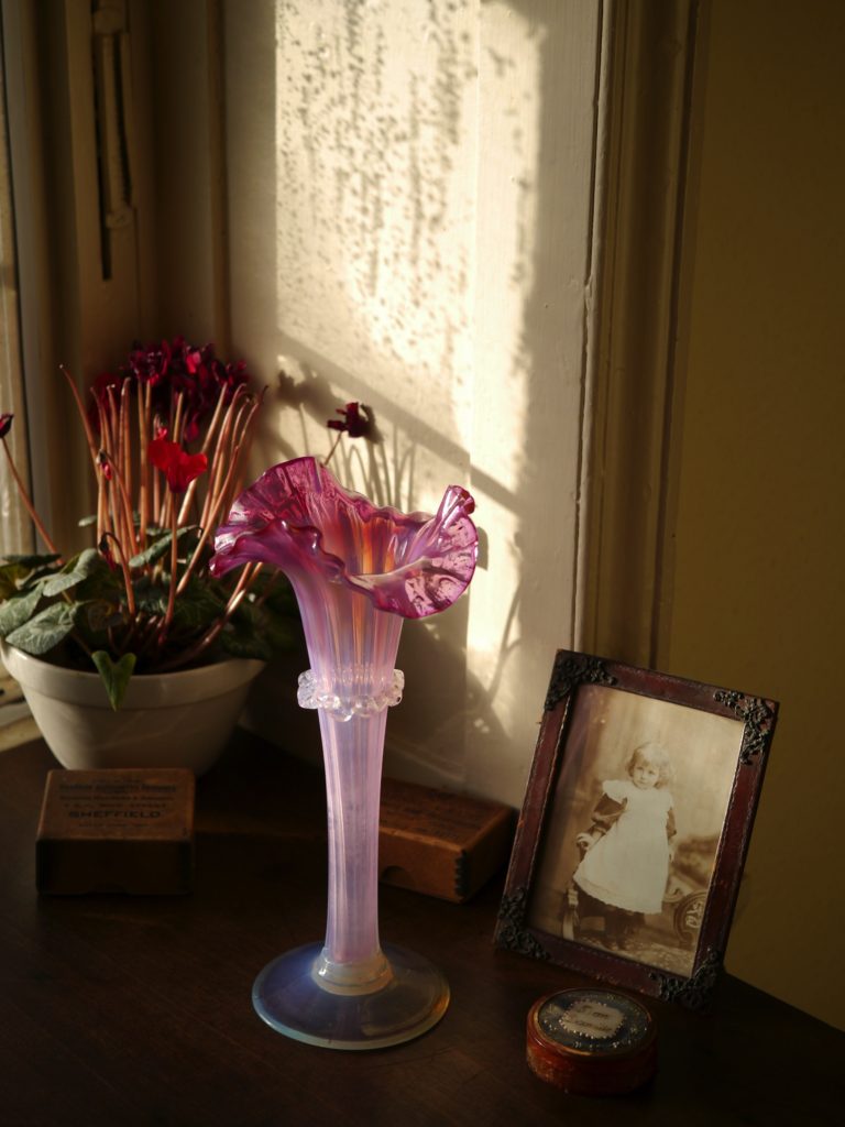 アンティーク クランベリーガラス　花瓶