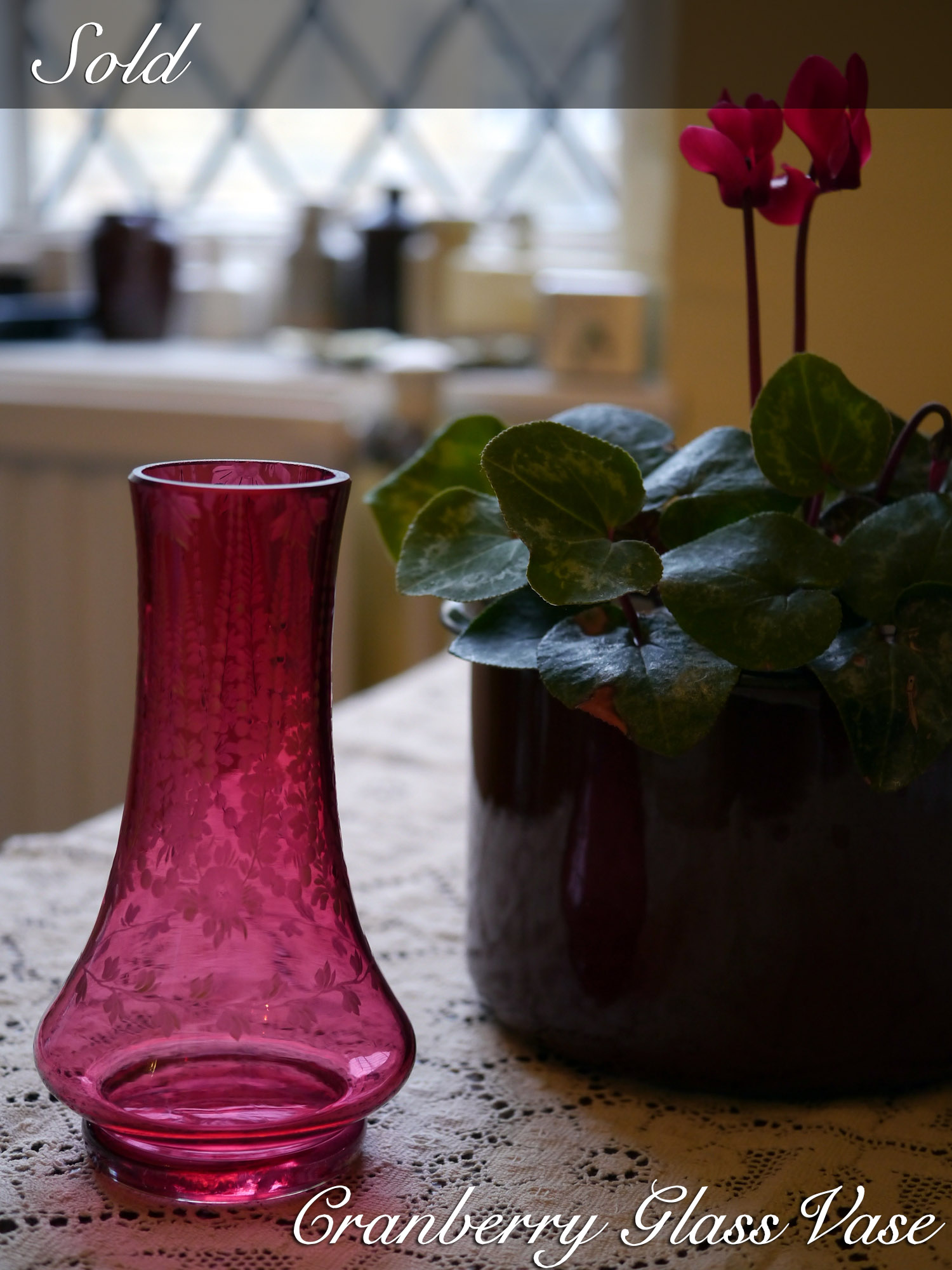 クランベリーガラスの花瓶(19世紀) - Burghley Antiques