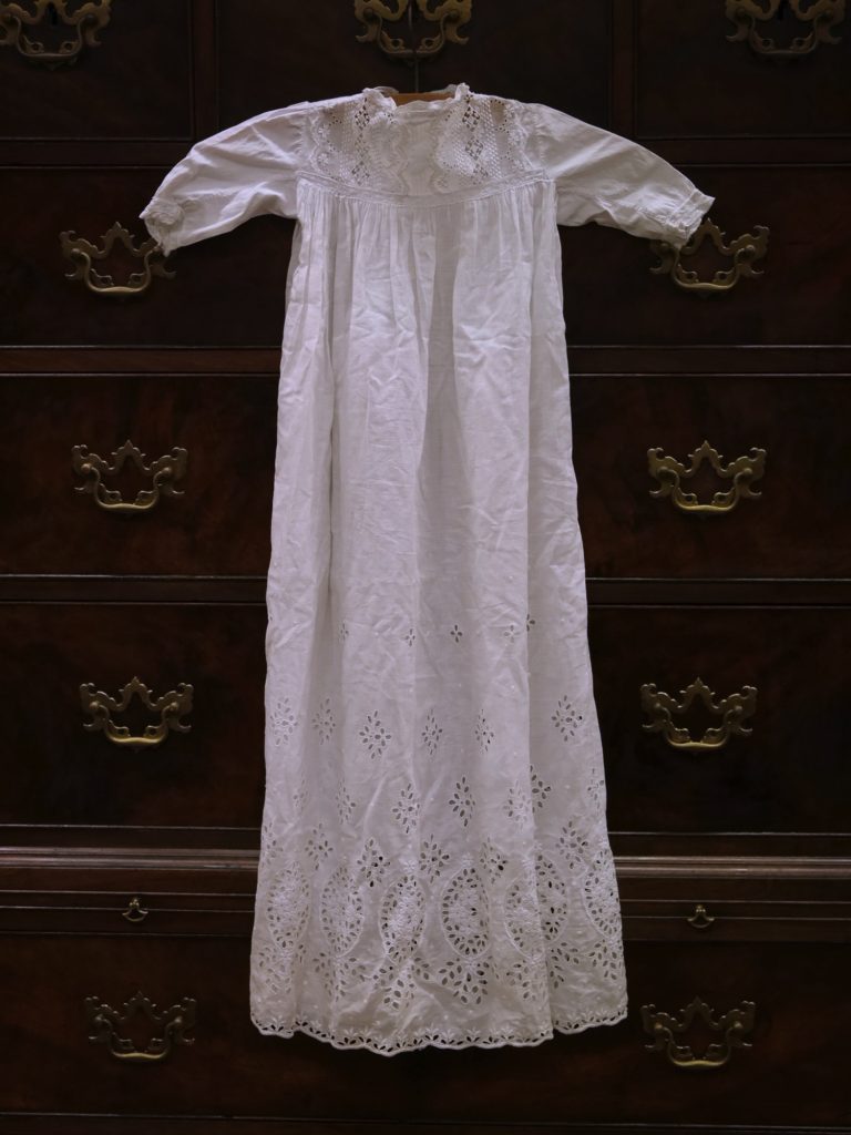 クリスニングドレス (1900年前後)