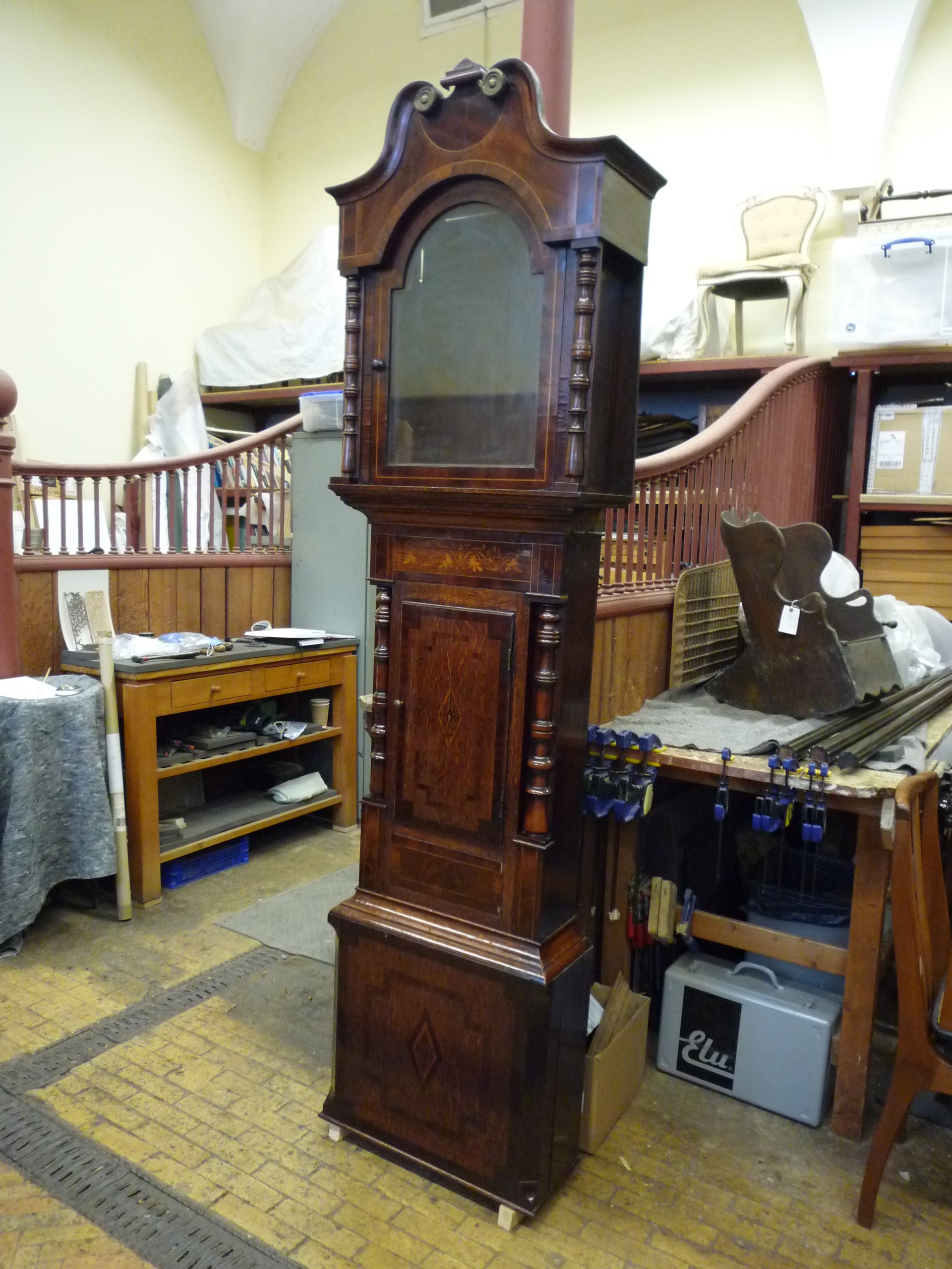 アンティークの柱時計の修復 Burghley Antiques