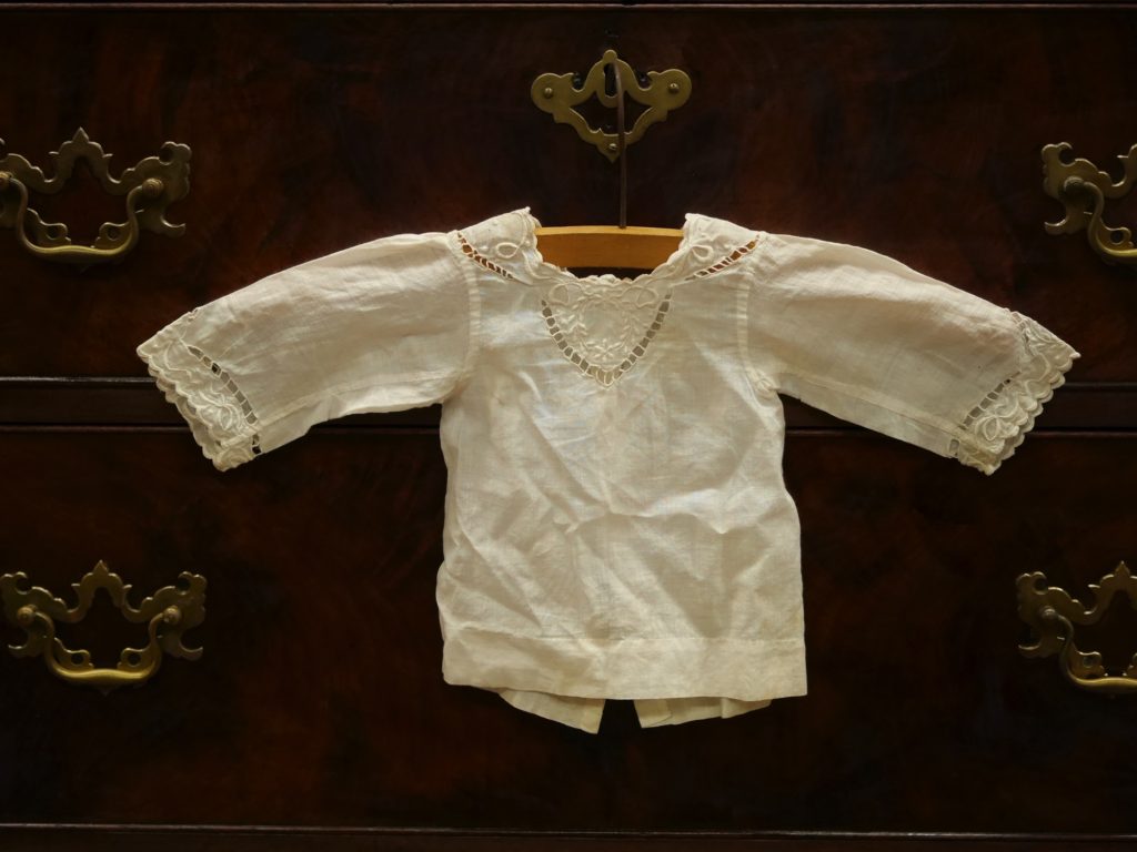ドール用の古い服(19世紀)