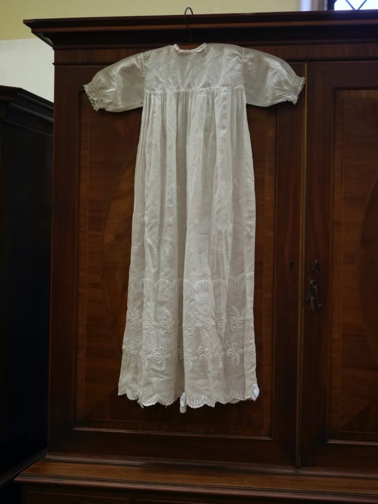 クリスニングドレス（1900年前後）