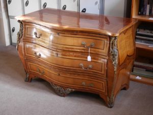 Chest of drawers1