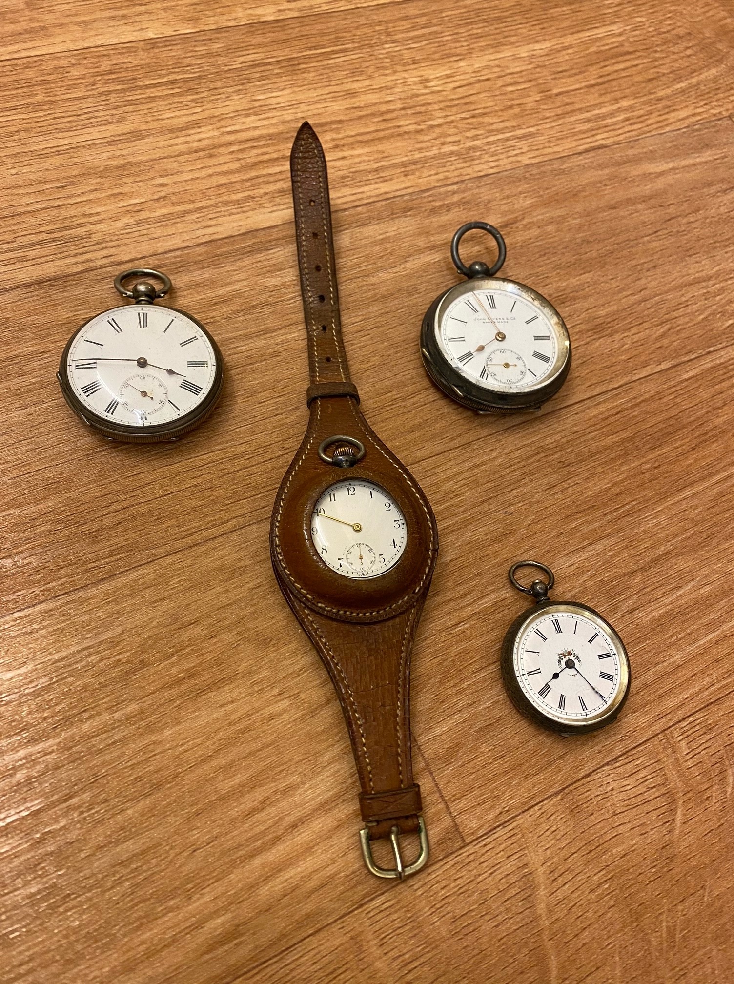 懐中時計から腕時計へ移る時に作られた革のバンド - Burghley Antiques